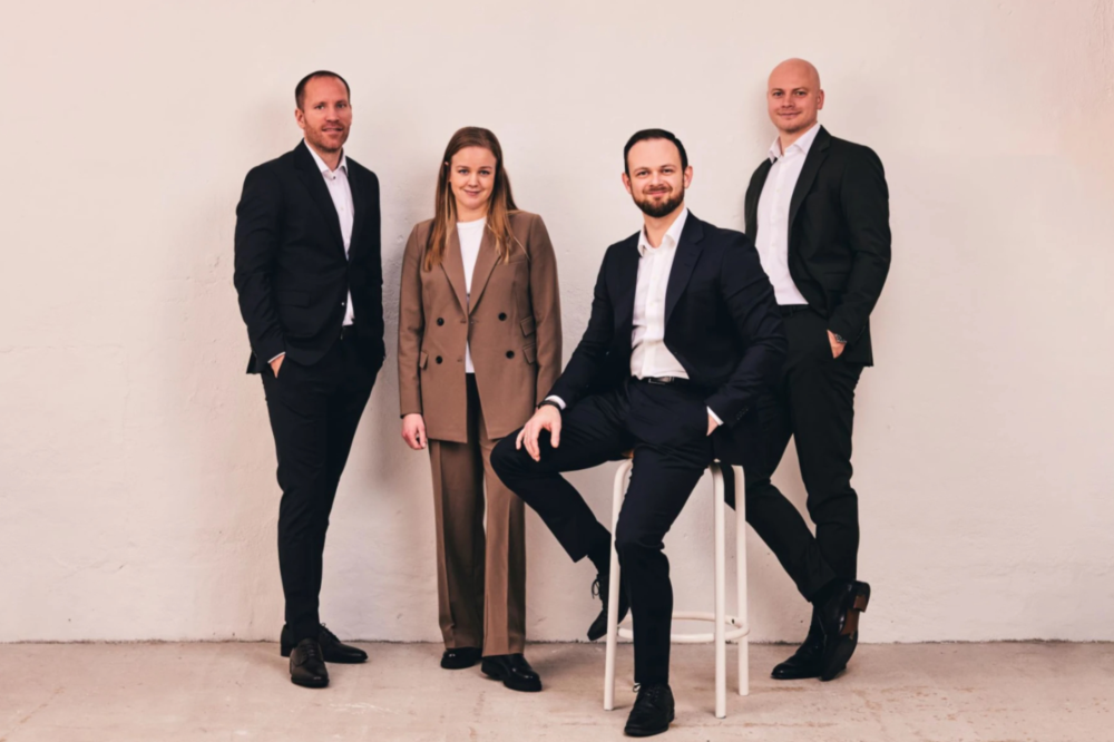 4 meglere fra Aktive Eiendomsmegler poserer