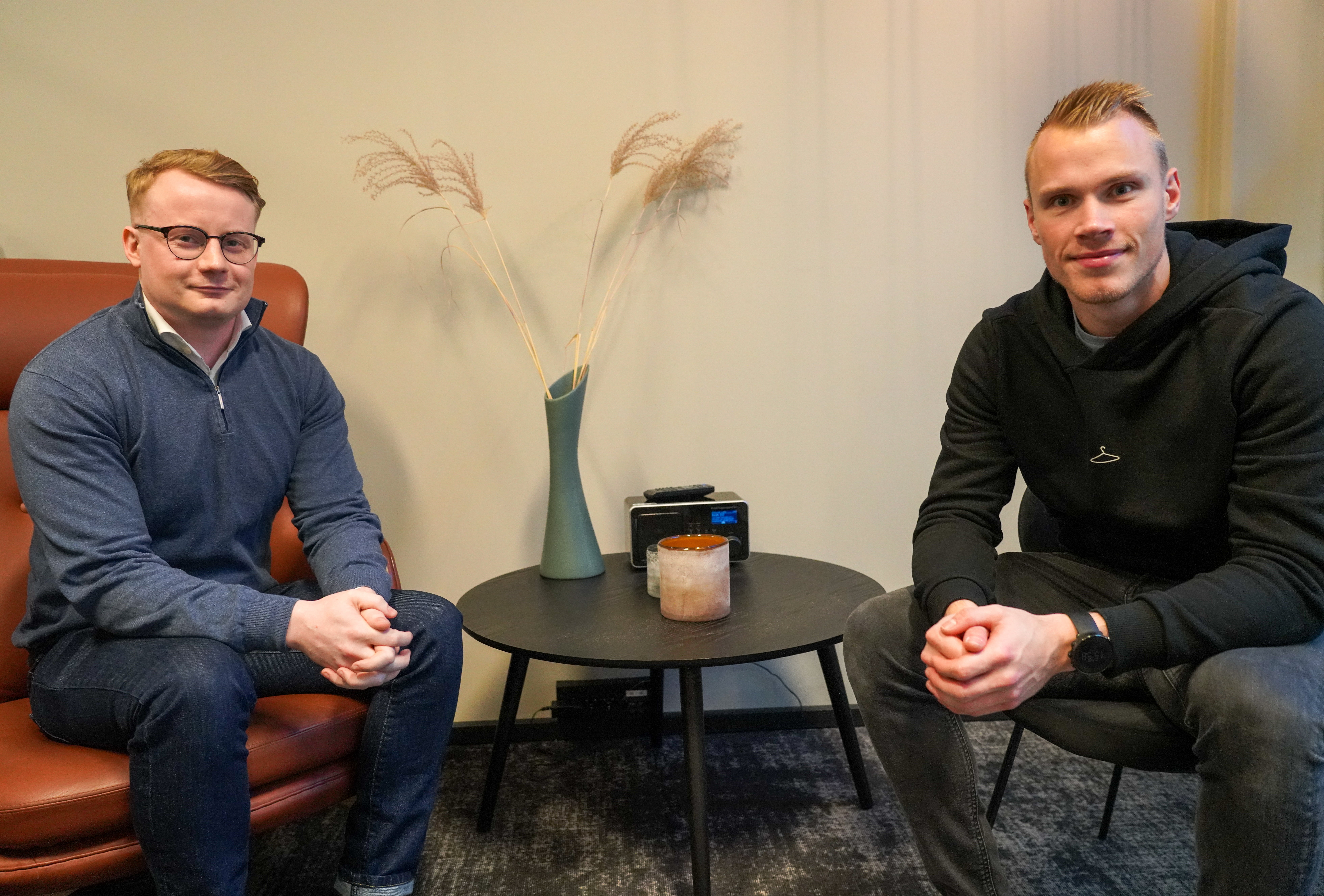 Kunderådgiver i dialog med kunde