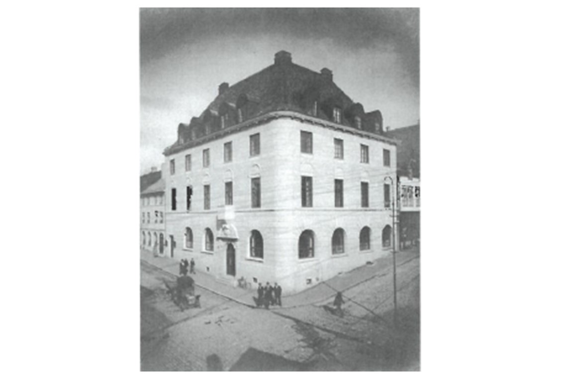 Historisk bilde av Banken Hotell i sort hvitt